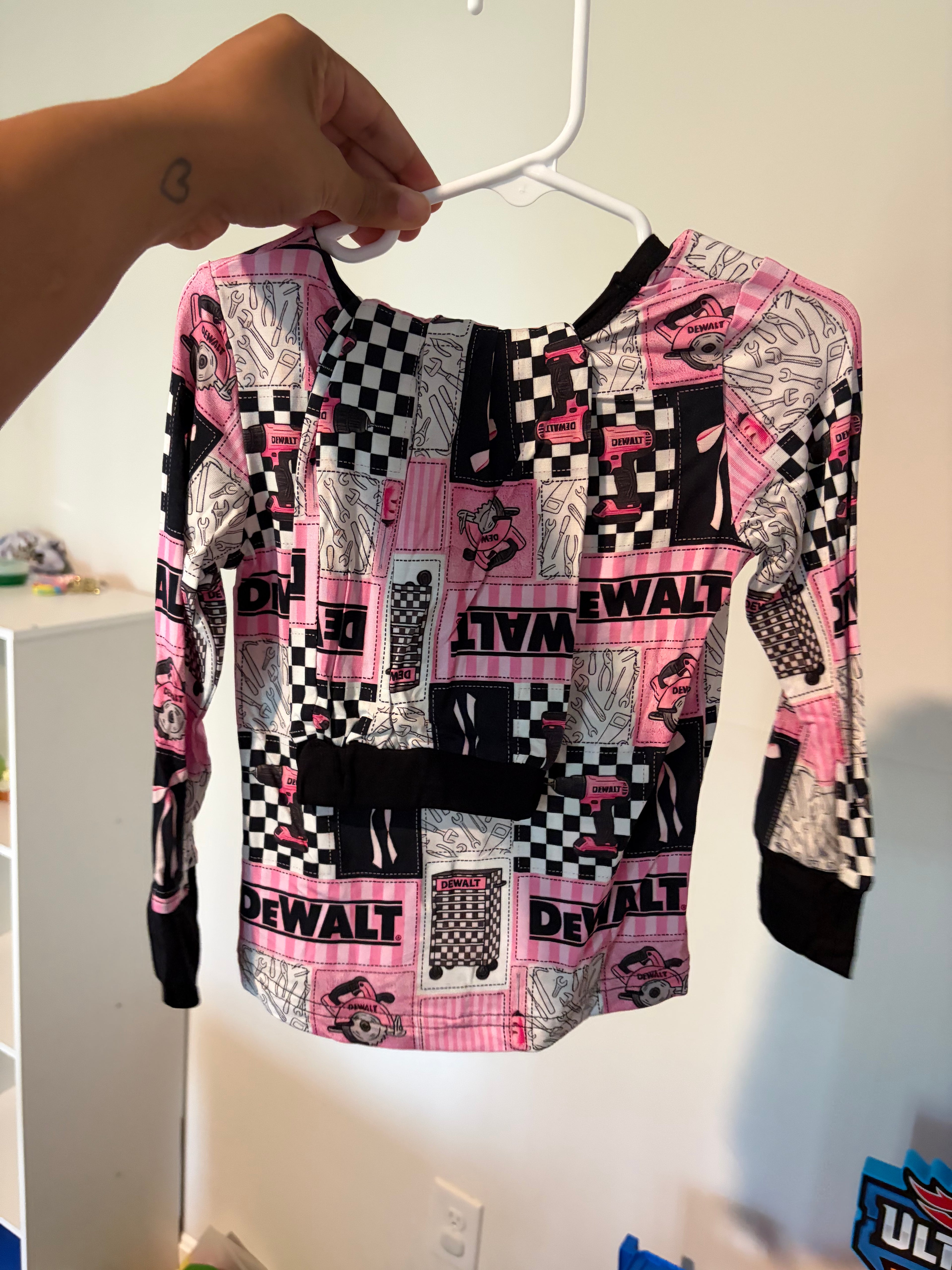 Pink dewalt long set